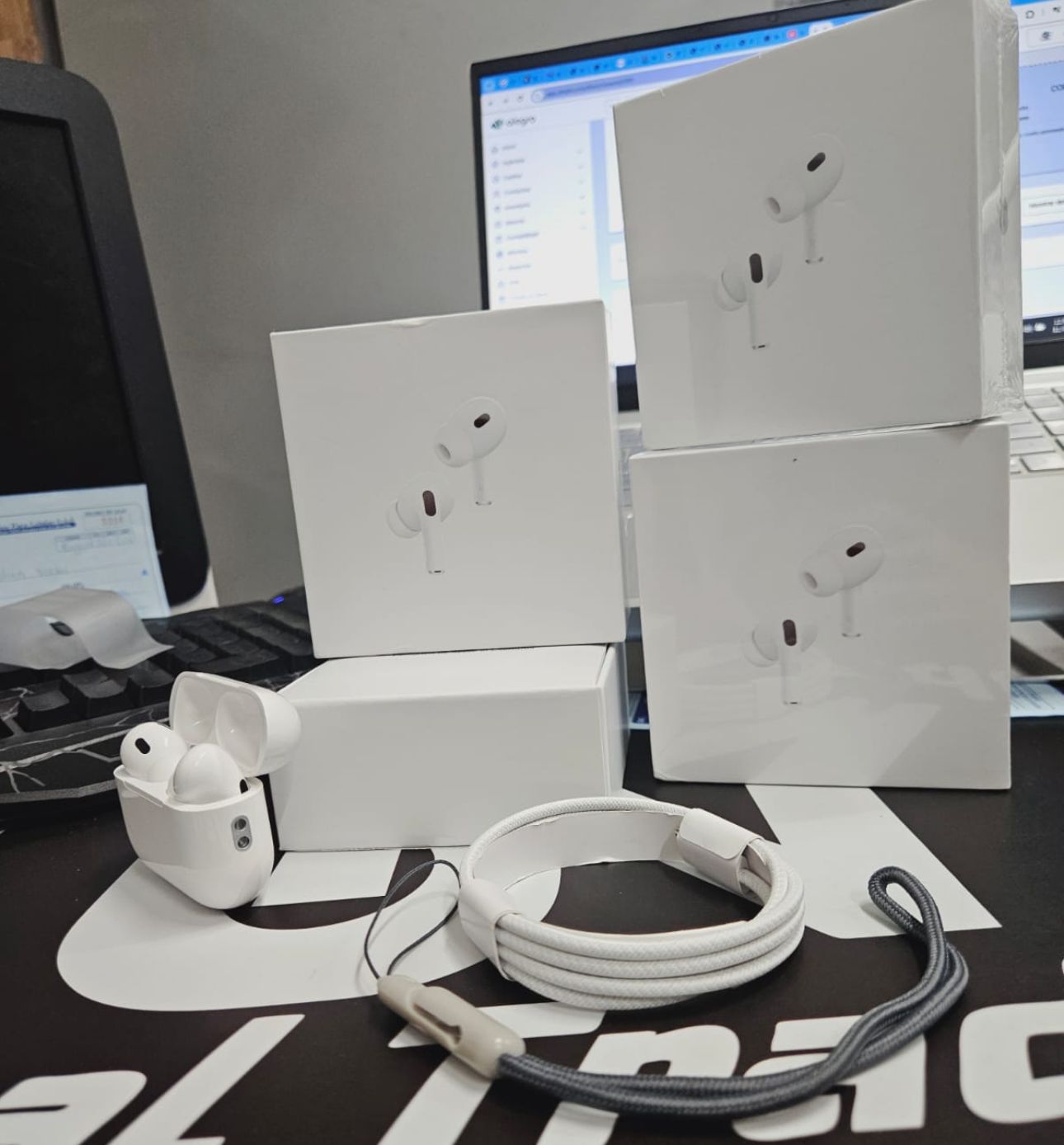 AirPods Serie 2 – Audífonos Inalámbricos con Sonido Claro y Conexión Rápid